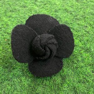 CHANEL Black Wool Camélia Flower Brooch